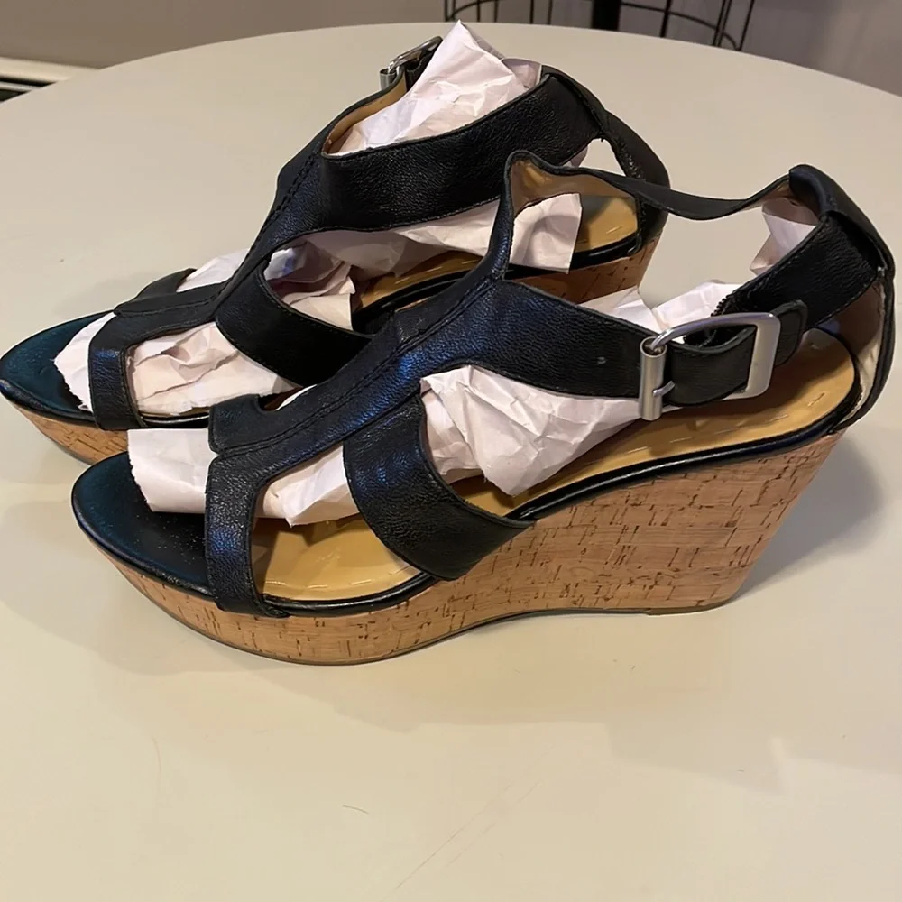 Nine West black strappy sandals - Picture 3 of 8